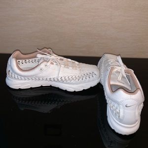 Women’s Nike Mayfly Woven Suede
